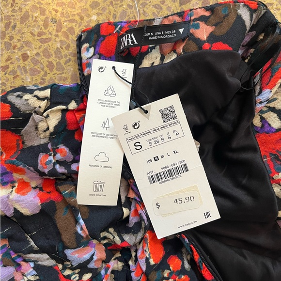 NWT - Zara Floral Print Mini Skirt - Small - Picture 6 of 7